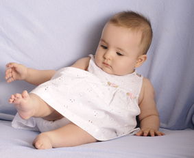 宝宝吃辅食后打嗝是怎么回事？